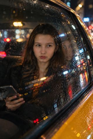 Женские образы — Ночная поездка в такси
